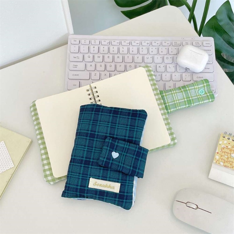 Зелено-белая клетчатая ткань в – обзор и цена Laptop Sleeve