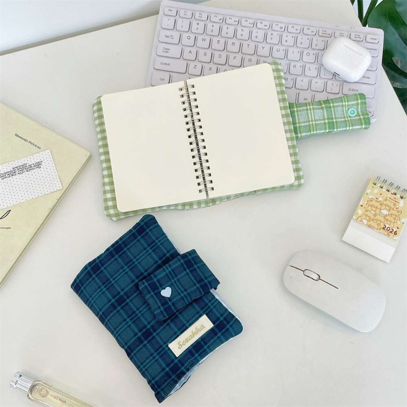 Зелено-белая клетчатая ткань в – обзор и цена Laptop Sleeve